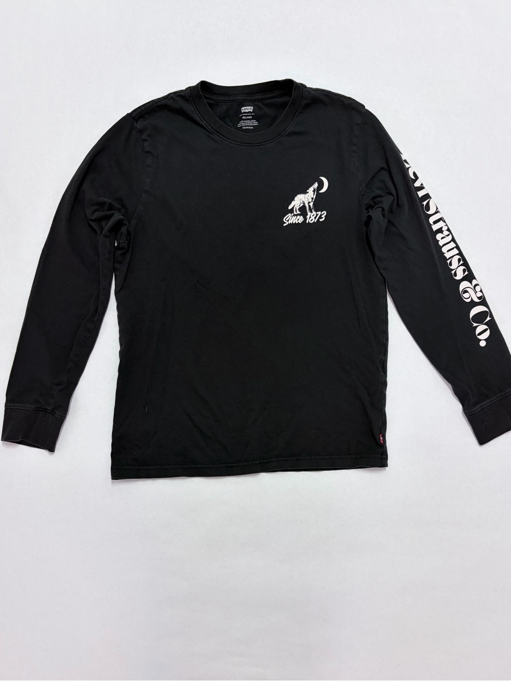 Levi's Long Sleeve Logo Tee with White Sleeve Script